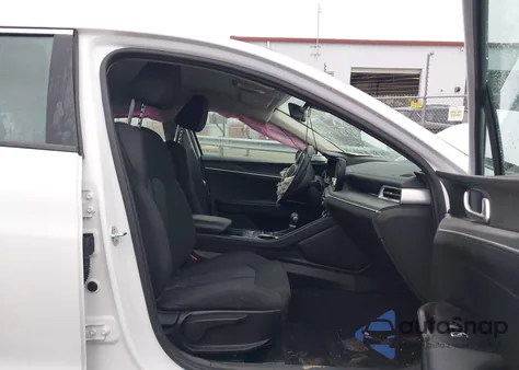 2022 Kia K5 Lxs z USA, uszkodzony, nr VIN 5XXG14J21NG158100